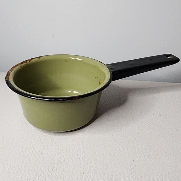Vintage Green Enamel Ware / Enamelware Saucepan 5" - Picture 1 of 6